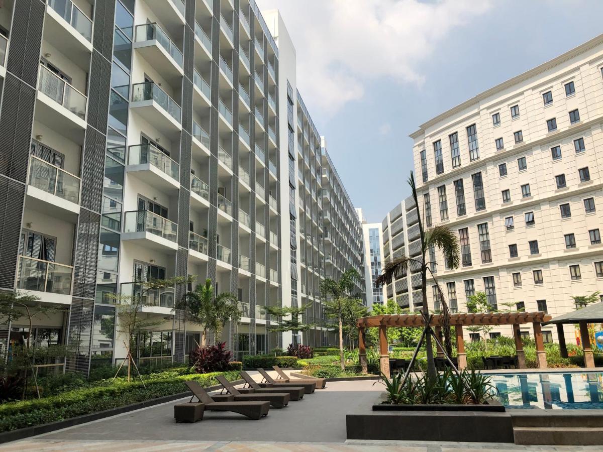 Robles' Unit At 81 Newport Boulevard Manila Exterior foto