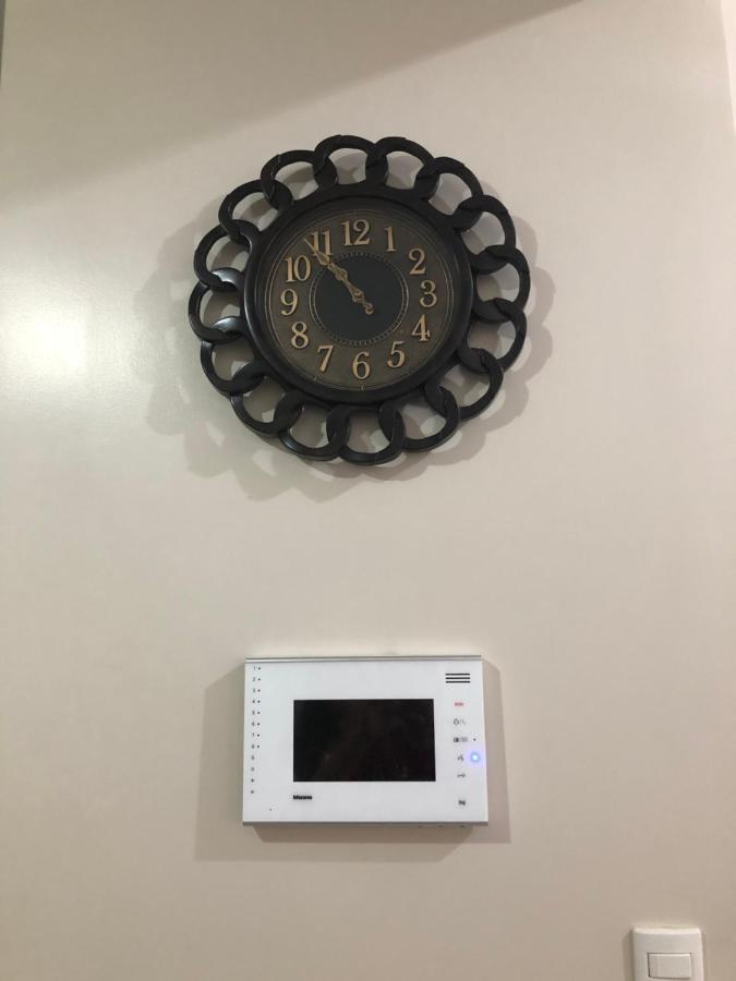 Robles' Unit At 81 Newport Boulevard Manila Exterior foto